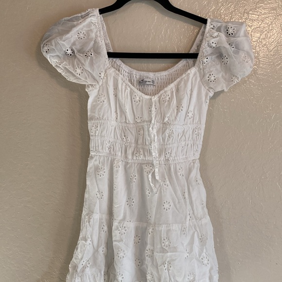 Hollister White Eyelet Tiered Dress, size XXS short - Picture 2 of 7